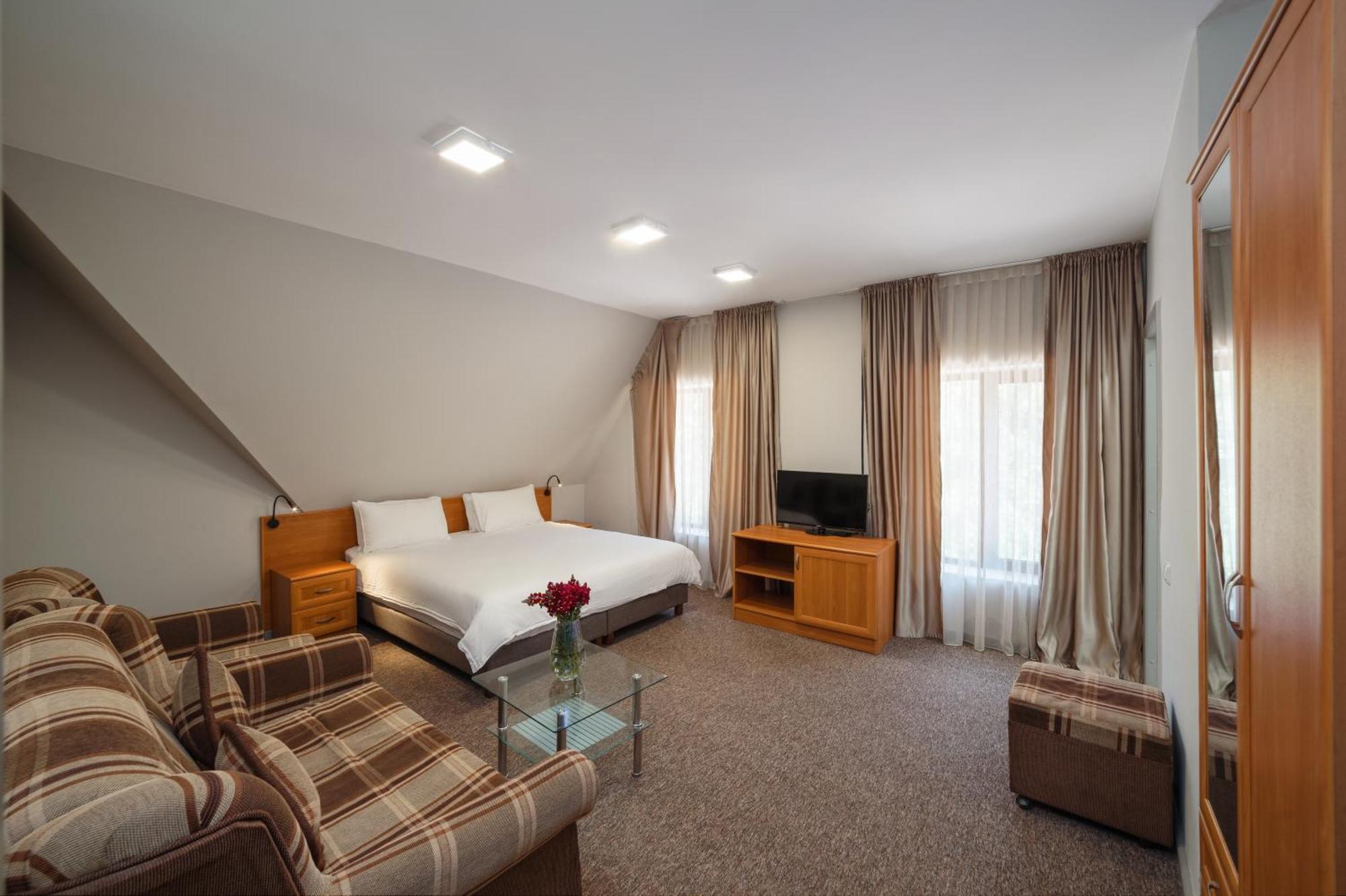 צ'ולפון-אטא Dolinnka Hotel מראה חיצוני תמונה